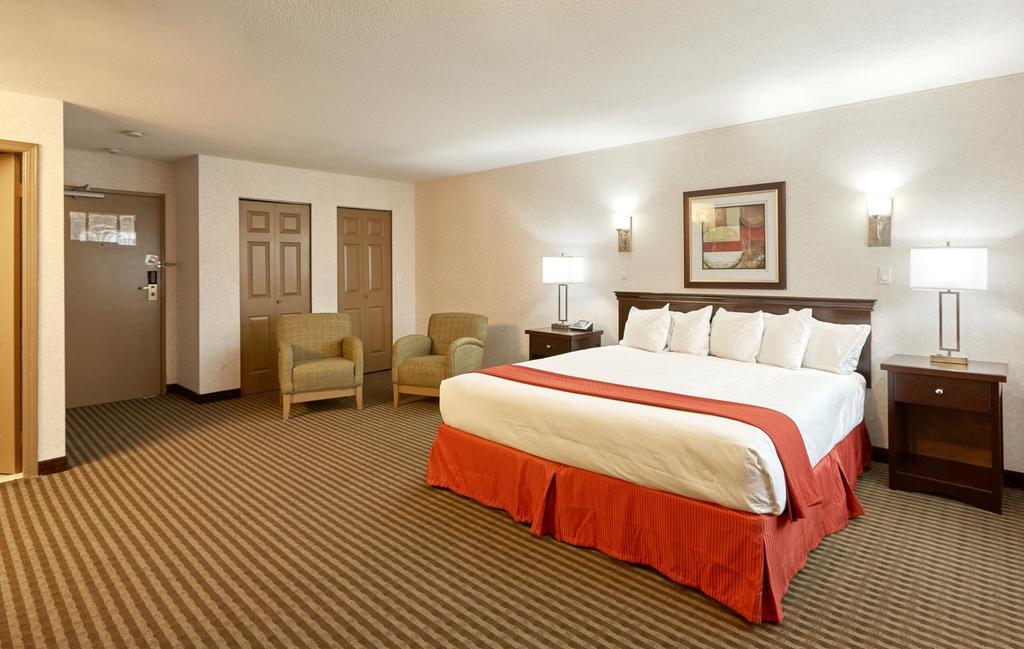 Ramada By Wyndham Abbotsford Hotel Eksteriør billede