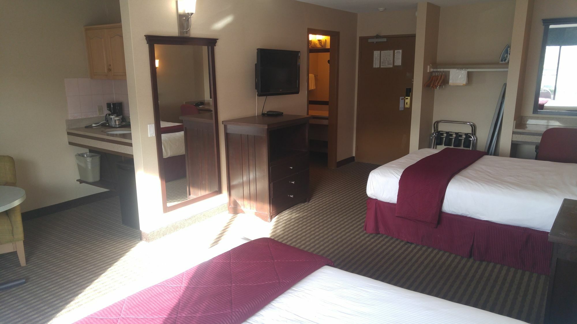 Ramada By Wyndham Abbotsford Hotel Eksteriør billede
