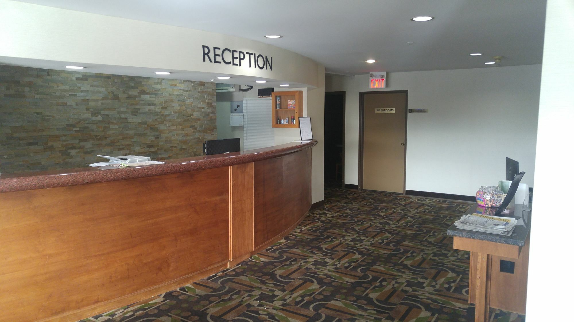 Ramada By Wyndham Abbotsford Hotel Eksteriør billede