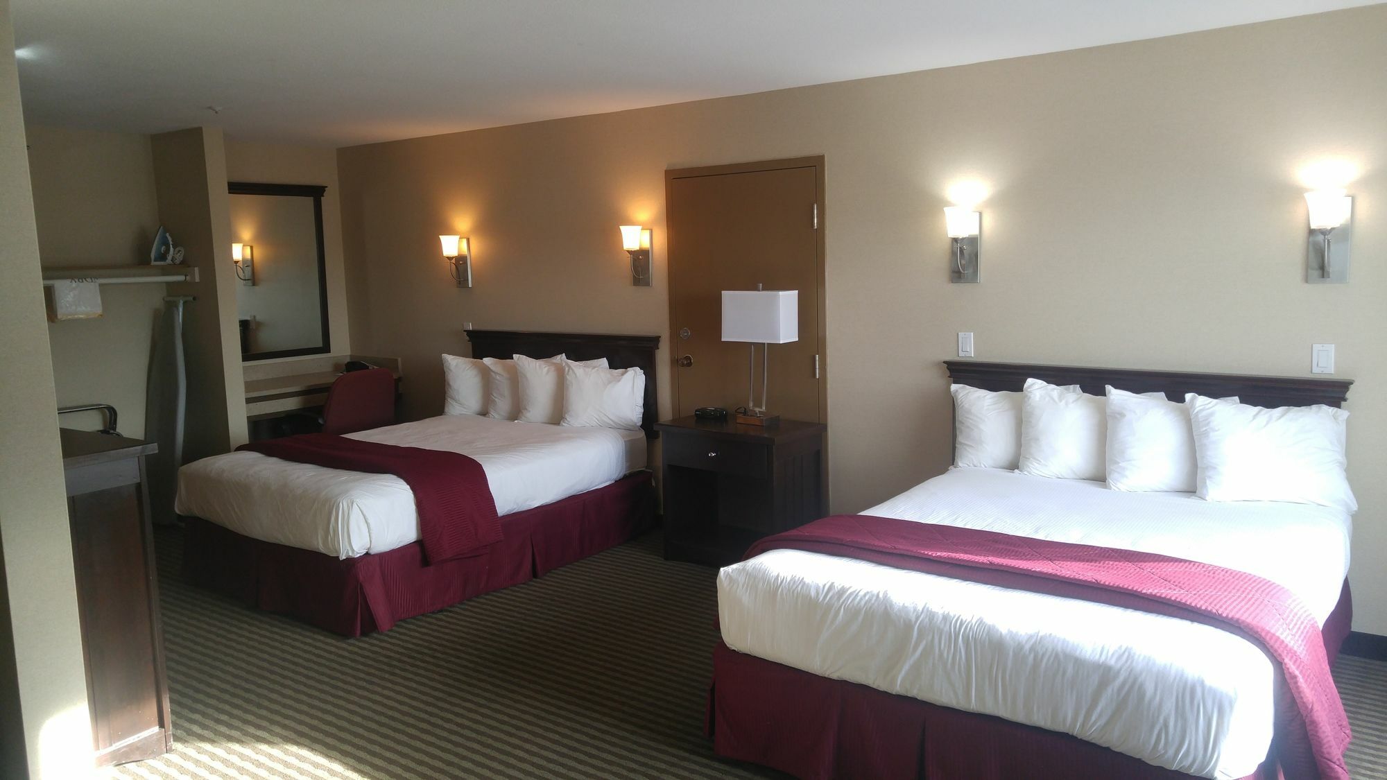 Ramada By Wyndham Abbotsford Hotel Eksteriør billede