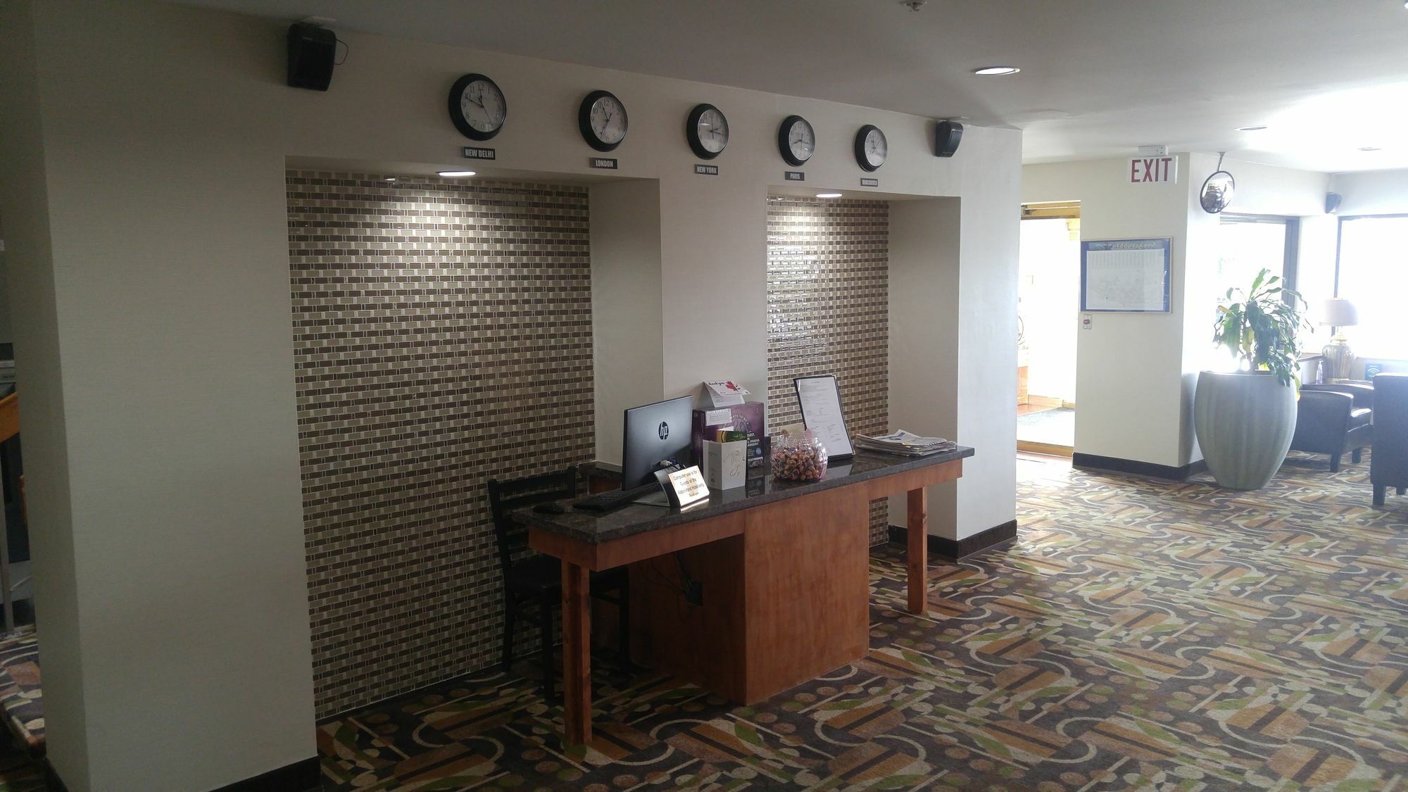 Ramada By Wyndham Abbotsford Hotel Eksteriør billede